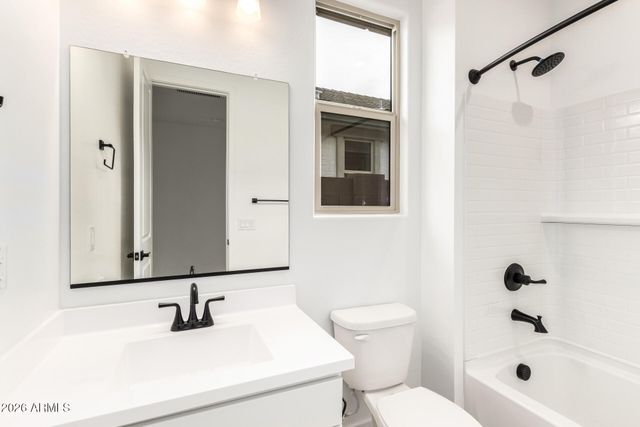 5411 W ROYAL PALM Road, Glendale, AZ 85302