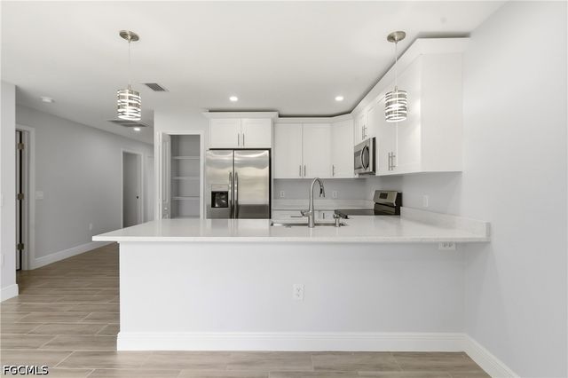 2955 Dunbar AVE A, Fort Myers, FL 33916