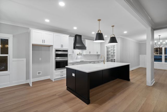 311 Riverview Dr, Dover, TN 37058