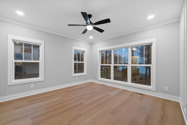 311 Riverview Dr, Dover, TN 37058