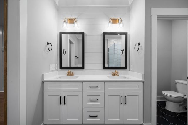 311 Riverview Dr, Dover, TN 37058