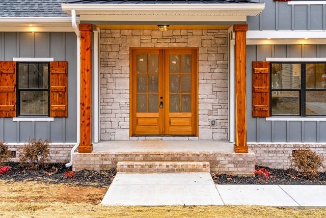 311 Riverview Dr, Dover, TN 37058