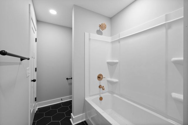 311 Riverview Dr, Dover, TN 37058