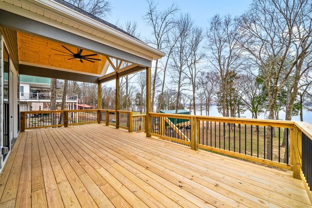 311 Riverview Dr, Dover, TN 37058