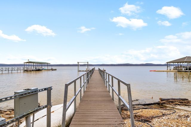 311 Riverview Dr, Dover, TN 37058