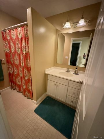 11536 Oak Grove Road, Grand Haven, MI 49417