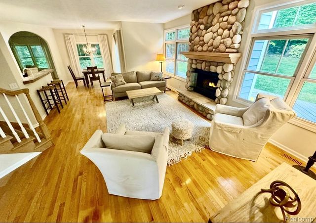 11536 Oak Grove Road, Grand Haven, MI 49417