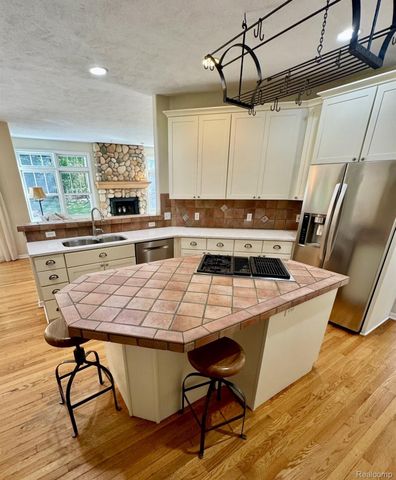 11536 Oak Grove Road, Grand Haven, MI 49417