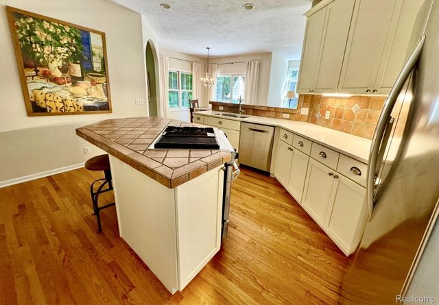 11536 Oak Grove Road, Grand Haven, MI 49417