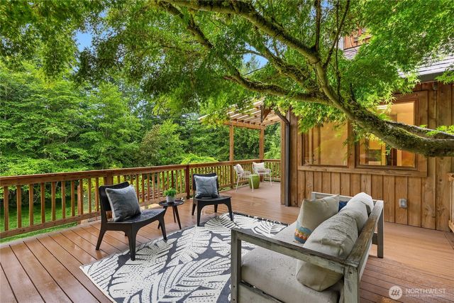 9641 Mandus Olson Road NE, Bainbridge Island, WA 98110