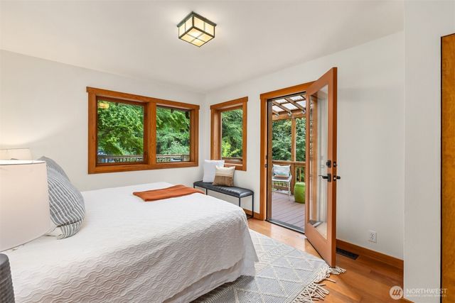 9641 Mandus Olson Road NE, Bainbridge Island, WA 98110