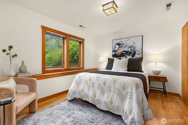 9641 Mandus Olson Road NE, Bainbridge Island, WA 98110