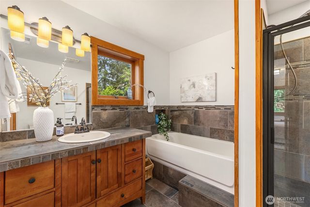 9641 Mandus Olson Road NE, Bainbridge Island, WA 98110