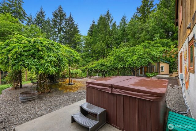 9641 Mandus Olson Road NE, Bainbridge Island, WA 98110