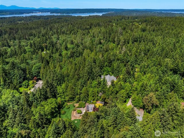9641 Mandus Olson Road NE, Bainbridge Island, WA 98110