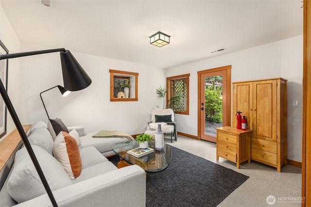 9641 Mandus Olson Road NE, Bainbridge Island, WA 98110