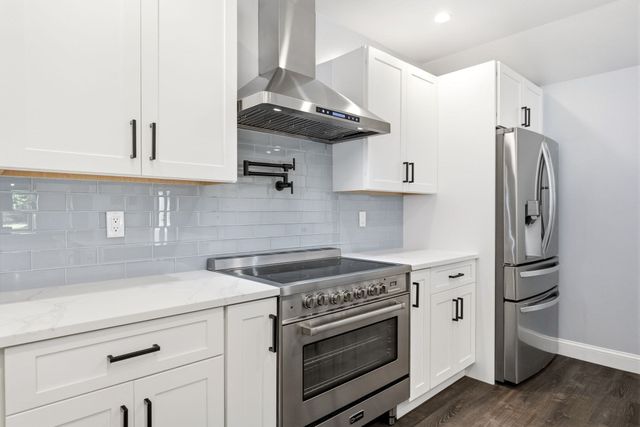 23 Joseph Rd, Framingham, MA 01701