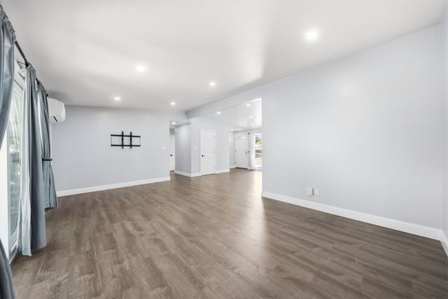 23 Joseph Rd, Framingham, MA 01701