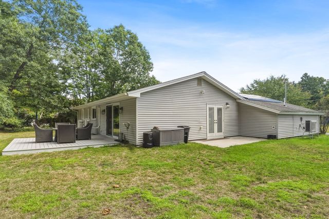 23 Joseph Rd, Framingham, MA 01701