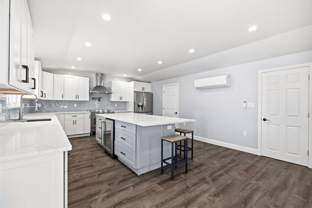 23 Joseph Rd, Framingham, MA 01701