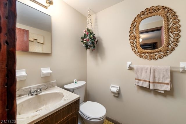 1 Lundy Ter, Butler Boro, NJ 07405