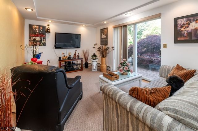 1 Lundy Ter, Butler Boro, NJ 07405