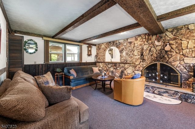1 Lundy Ter, Butler Boro, NJ 07405