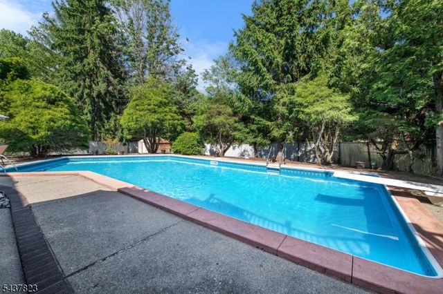 1 Lundy Ter, Butler Boro, NJ 07405
