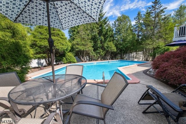 1 Lundy Ter, Butler Boro, NJ 07405