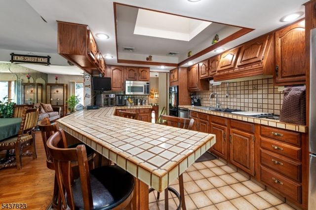 1 Lundy Ter, Butler Boro, NJ 07405