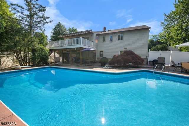 1 Lundy Ter, Butler Boro, NJ 07405