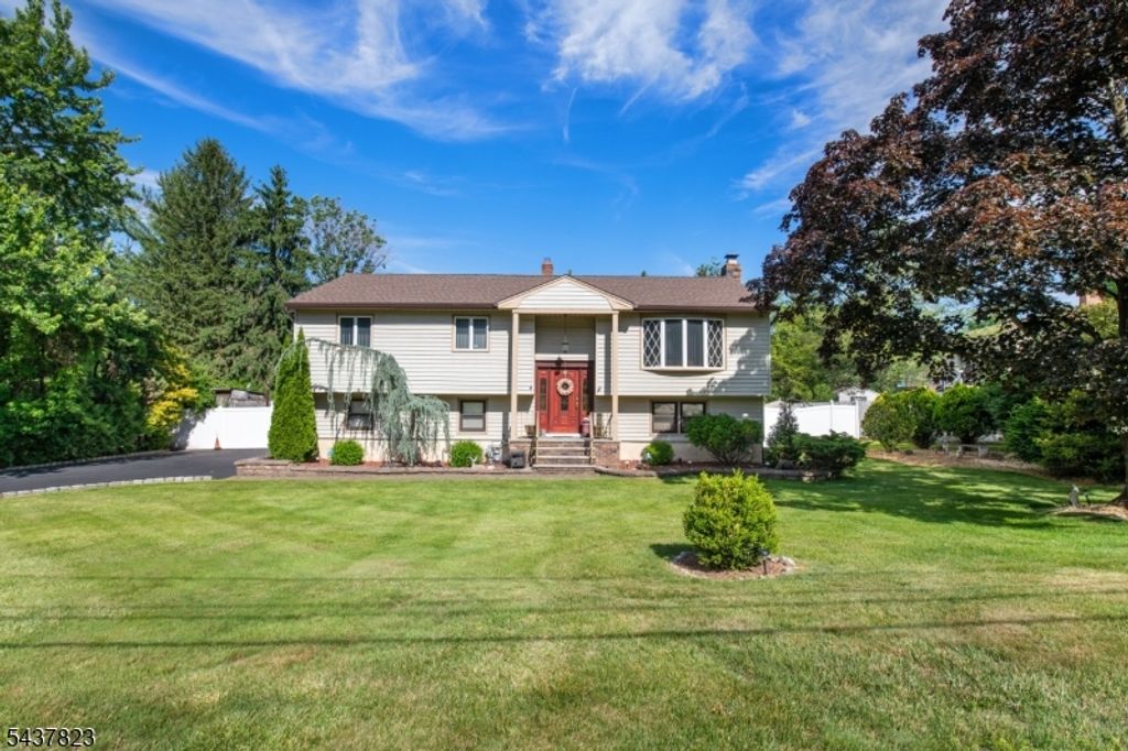 1 Lundy Ter, Butler Boro, NJ 07405
