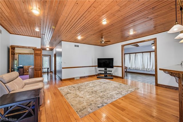 4114 S Raccoon Road, Canfield, OH 44406
