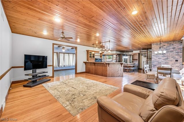 4114 S Raccoon Road, Canfield, OH 44406