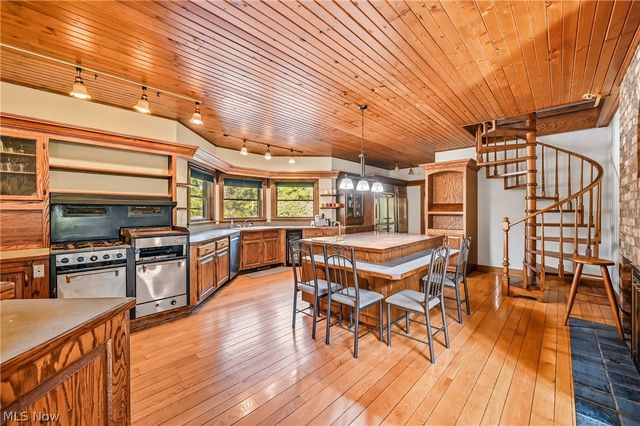 4114 S Raccoon Road, Canfield, OH 44406