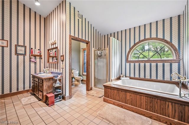 4114 S Raccoon Road, Canfield, OH 44406