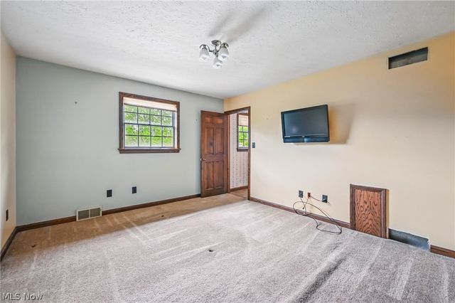 4114 S Raccoon Road, Canfield, OH 44406