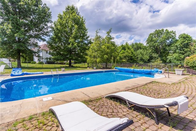 4114 S Raccoon Road, Canfield, OH 44406