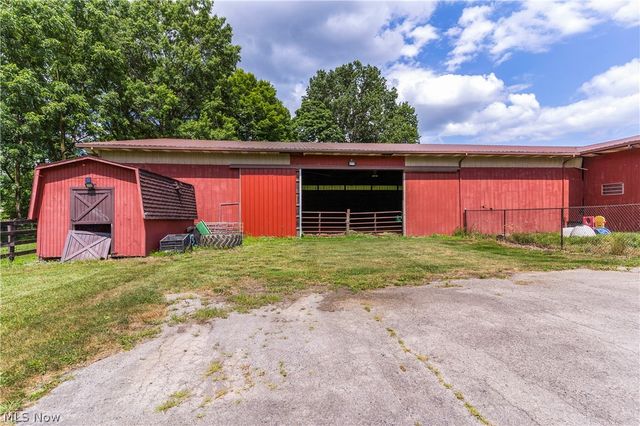 4114 S Raccoon Road, Canfield, OH 44406