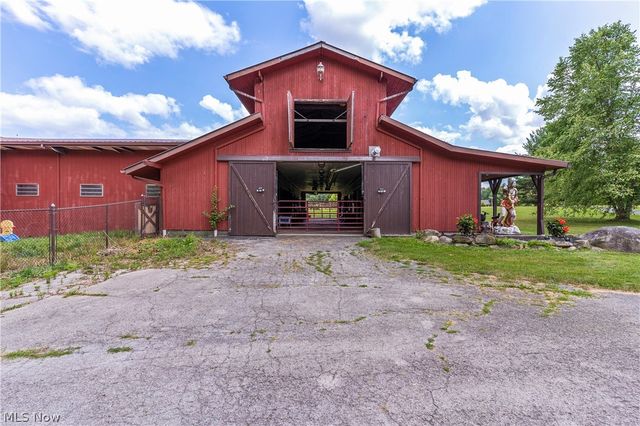 4114 S Raccoon Road, Canfield, OH 44406
