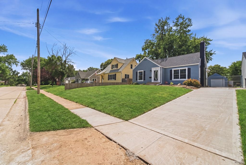 1116 57th Street, Des Moines, IA 50311