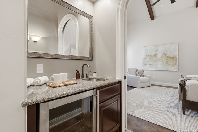 18633 Shadow Canyon, Helotes, TX 78023