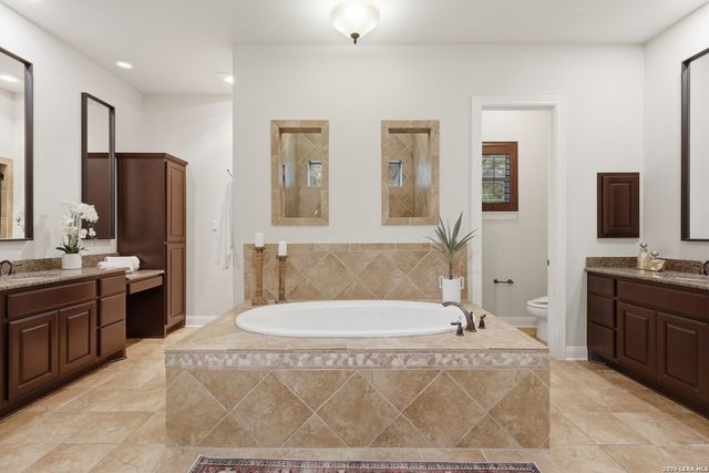 18633 Shadow Canyon, Helotes, TX 78023