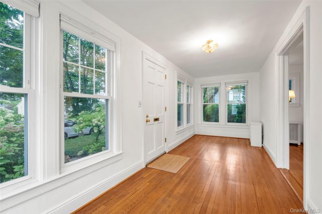 138 Hillcrest Avenue, Manhasset, NY 11030