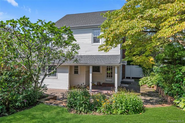 138 Hillcrest Avenue, Manhasset, NY 11030