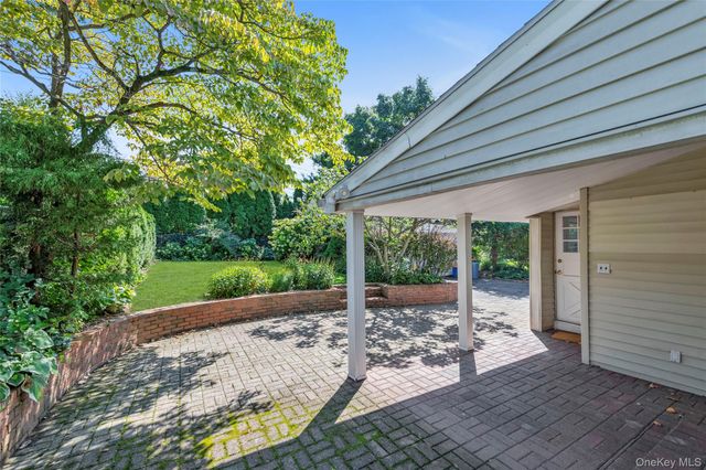 138 Hillcrest Avenue, Manhasset, NY 11030
