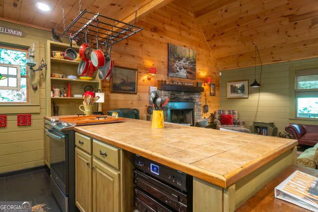24 Wolf Howl Trail, Sautee Nacoochee, GA 30571