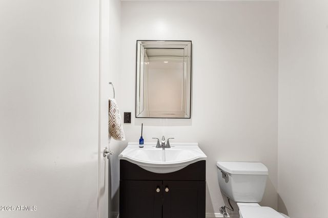 3801 N GOLDWATER Boulevard 204, Scottsdale, AZ 85251