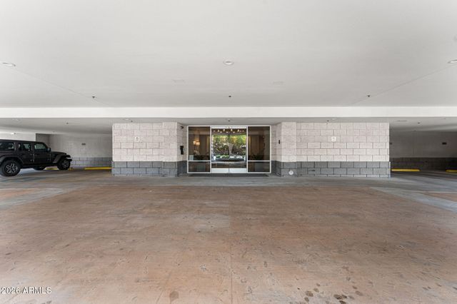 3801 N GOLDWATER Boulevard 204, Scottsdale, AZ 85251