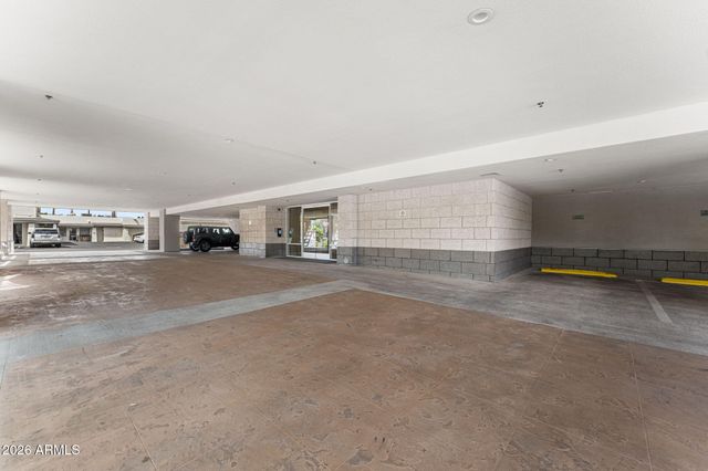 3801 N GOLDWATER Boulevard 204, Scottsdale, AZ 85251